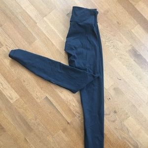 Black LuluLemon leggings